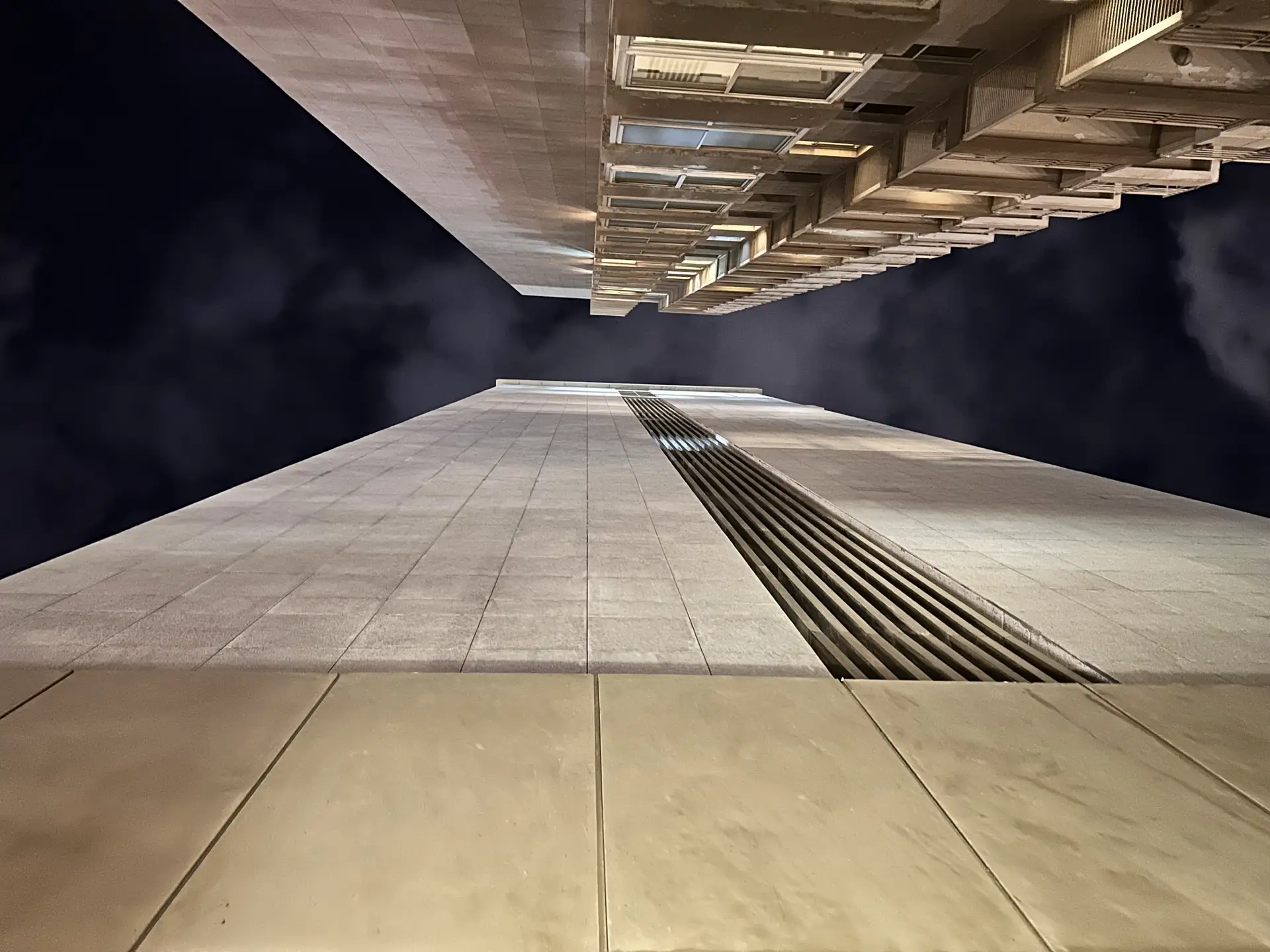 Rauche Pearl 3086 &mdash; looking up at night